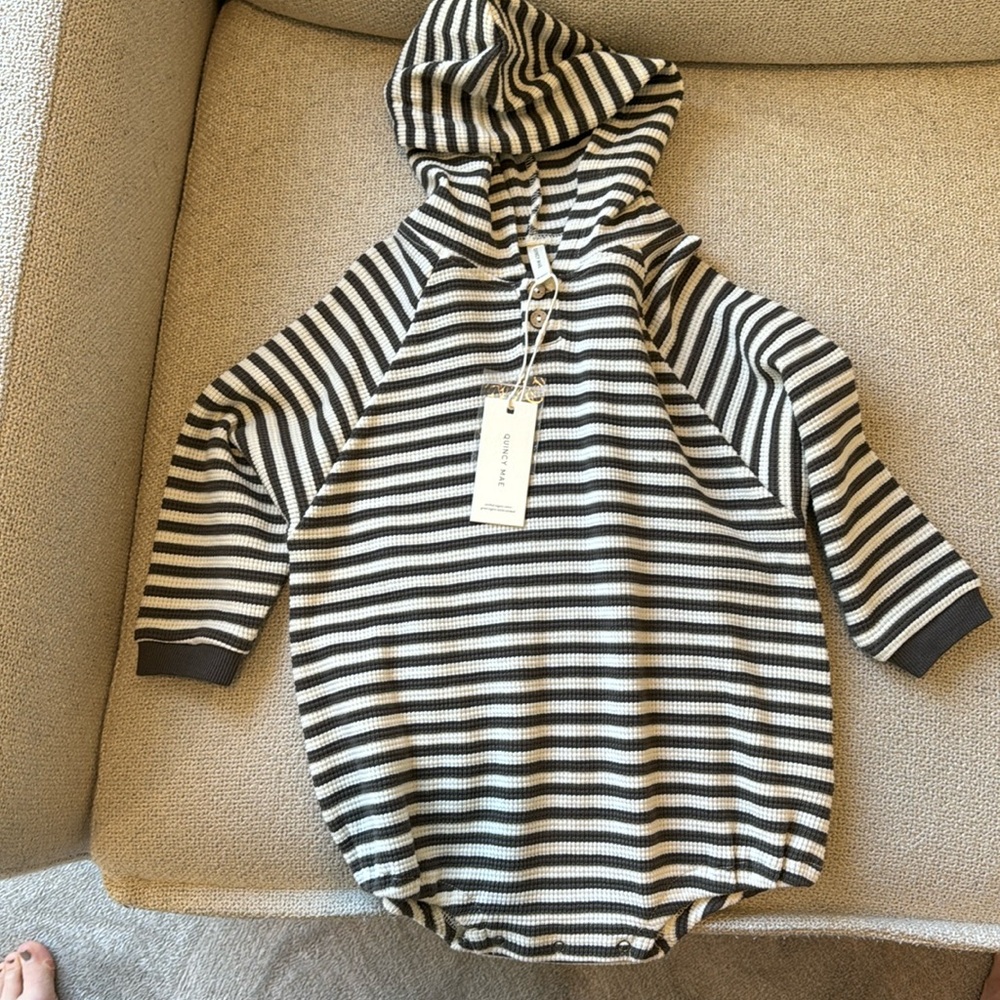 Quincy Mae long sleeve waffle bubble with hood NWT